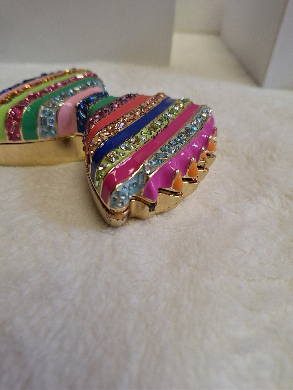 BaubleBar Farfalle Bow Tie Pasta Trinket Box Rainbow Rhinestone Catchall + Box - Picture 11 of 16